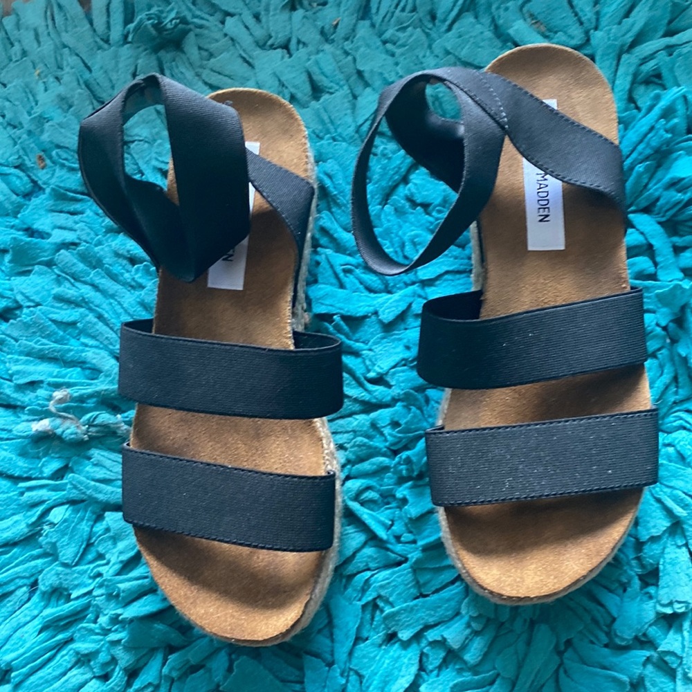 Steve Madden black sandals